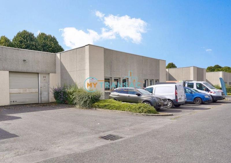 Local d'activité / Entrepôt - 385 m²