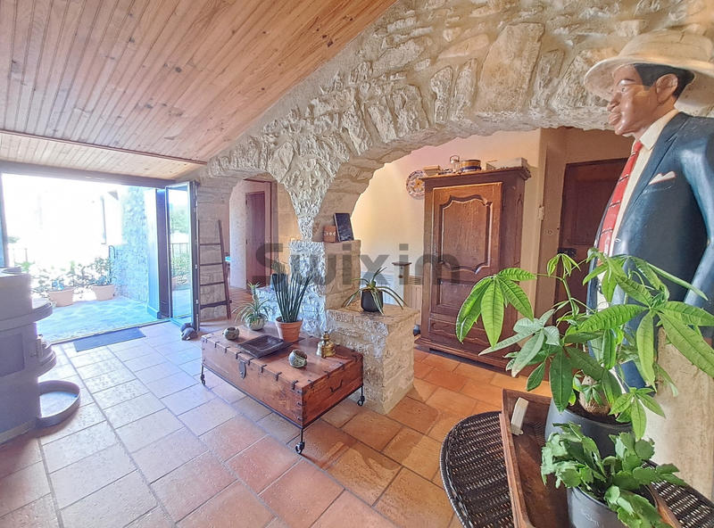 Maison - 228 m² - 5 pièces