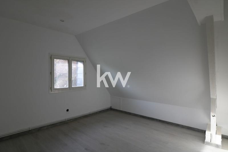 Maison - 230 m² - 6 pièces