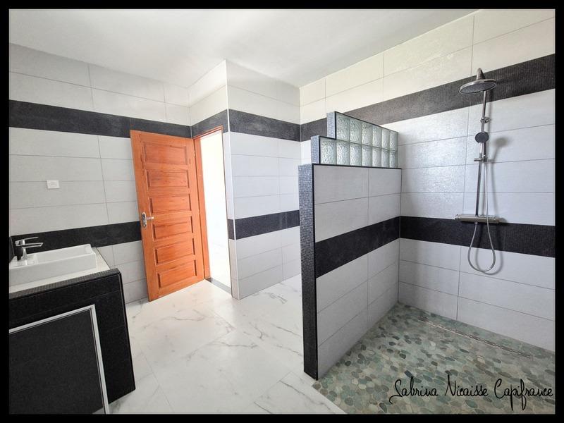 Maison - 209 m² - 6 pièces