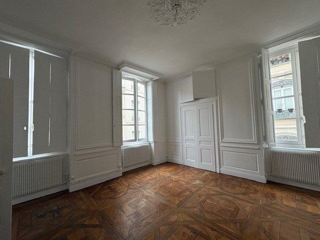 Appartement - 107 m² - 4 pièces