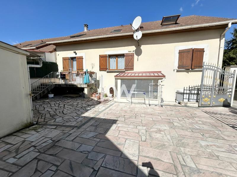 Maison - 318 m² - 7 pièces