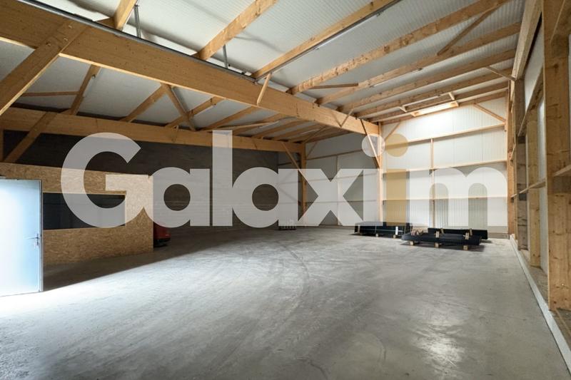 Local d'activités - 240 m²