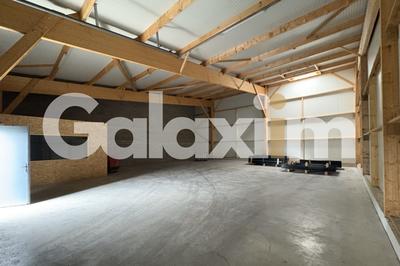 Local d'activités - 240 m²