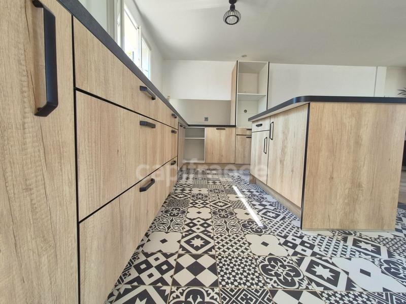 Maison - 92 m² - 4 pièces