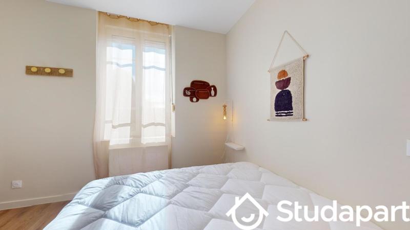 Chambre - 11 m² - 1 pièce