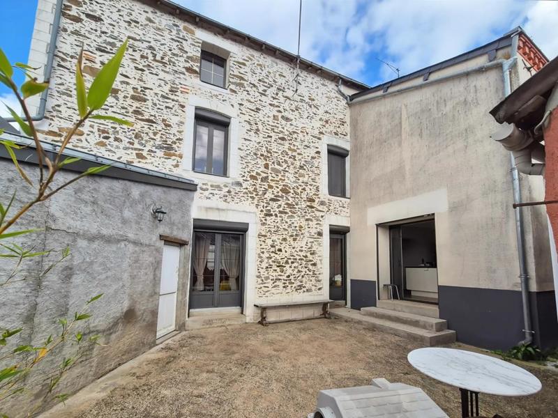 Maison - 185 m² - 6 pièces