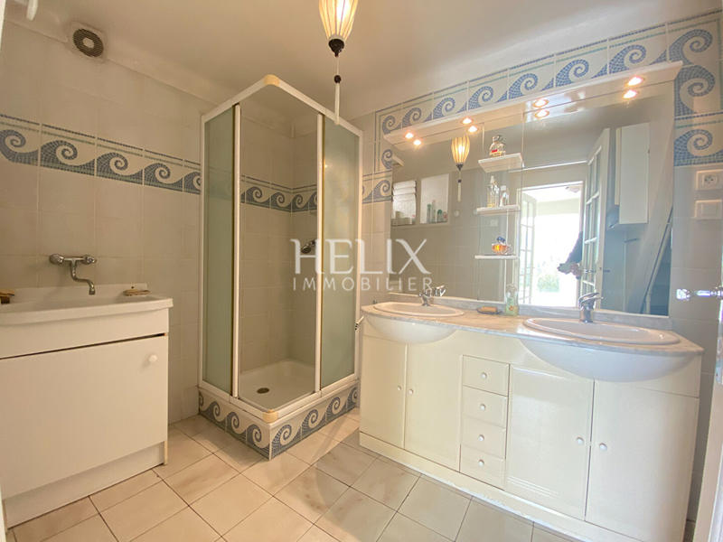 Maison - 138 m² - 5 pièces