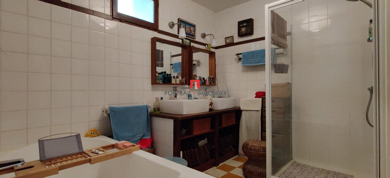 Maison - 255 m² - 8 pièces