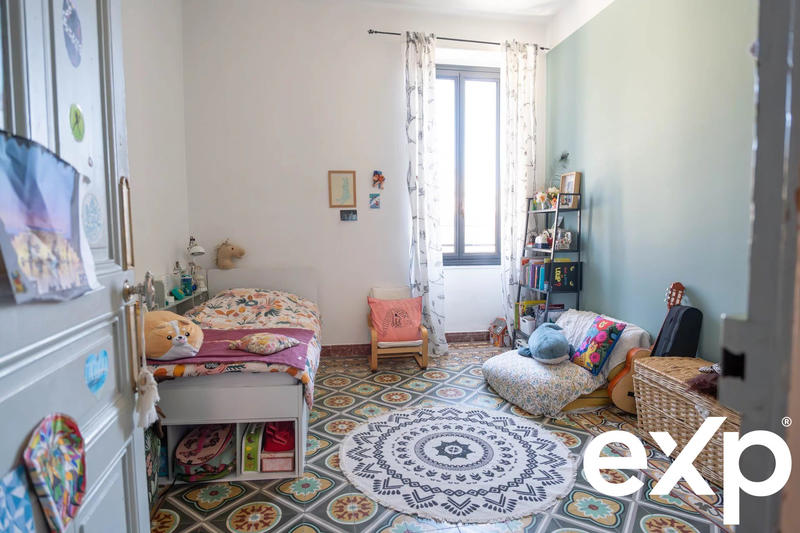 Maison - 191 m² - 8 pièces