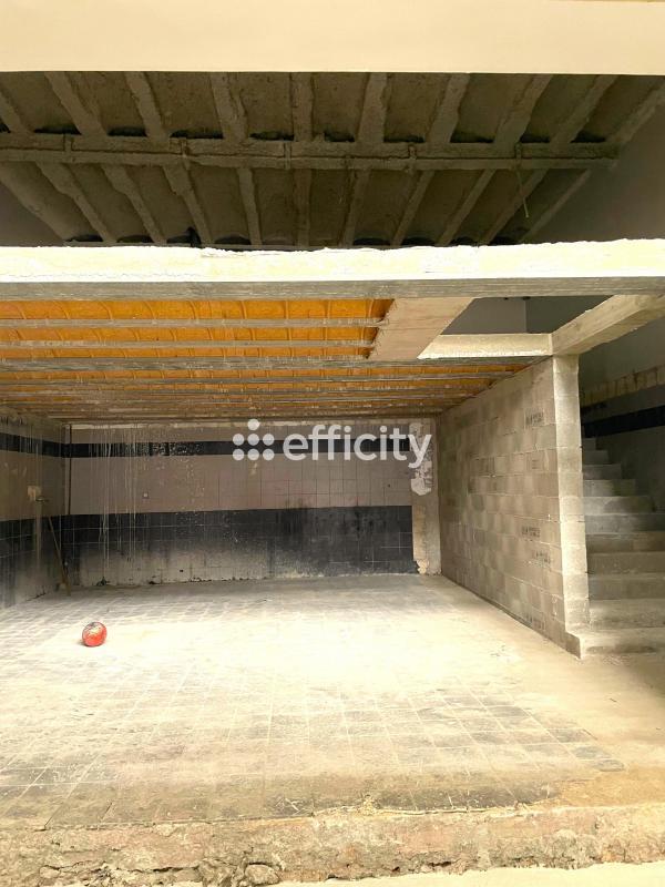 Bureau - 2 000 m² - 6 pièces