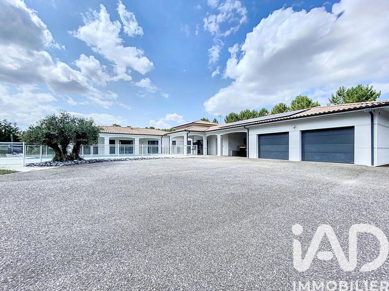 Maison de maîtres - 236 m² - 10 pièces