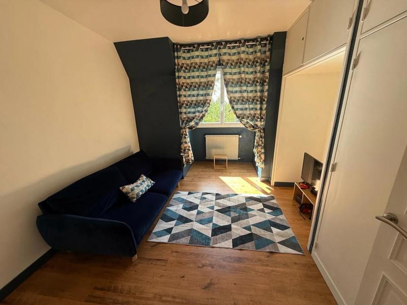 Maison - 360 m² - 12 pièces