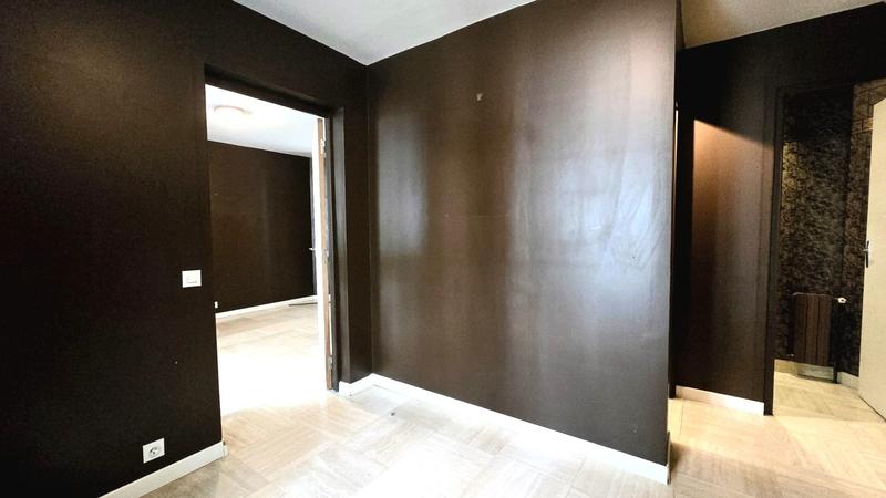 Maison - 384 m² - 11 pièces