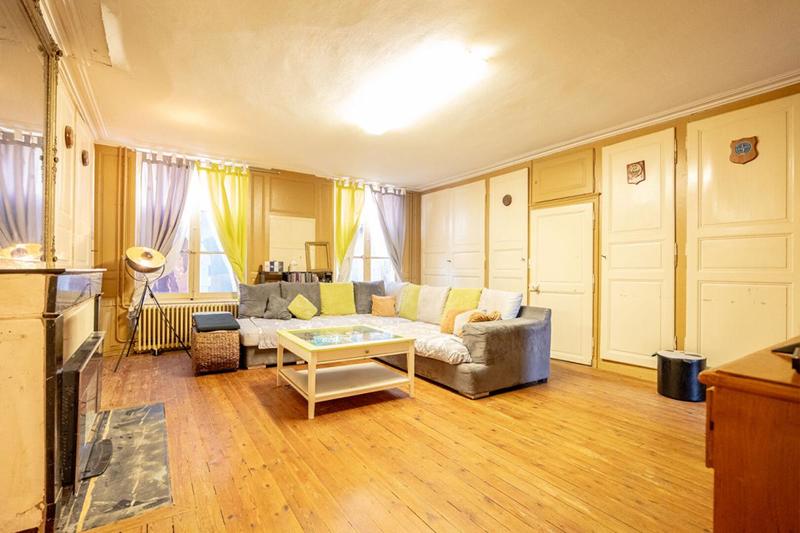 Maison - 229 m² - 8 pièces