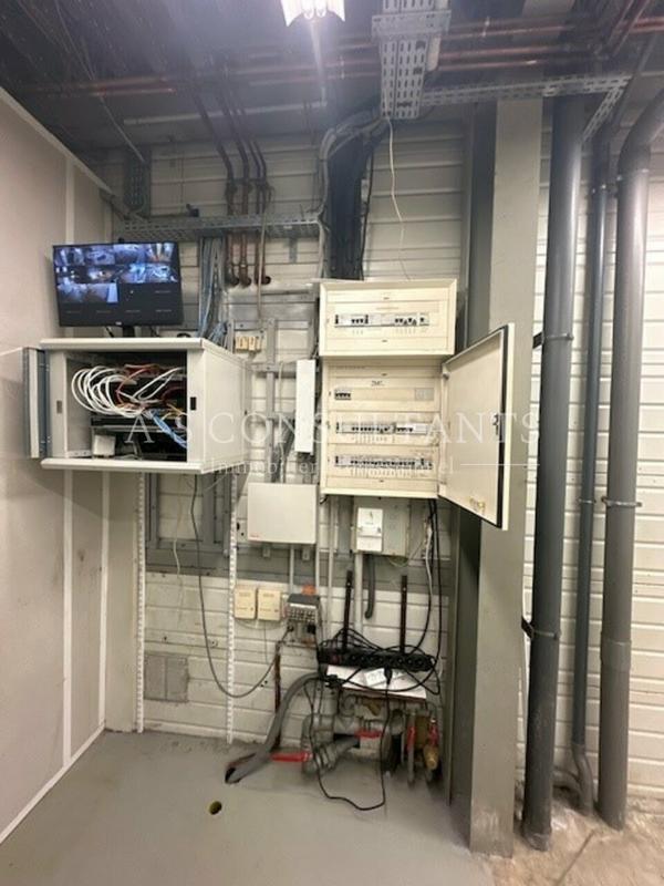 Local d'activité / Entrepôt - 670 m²