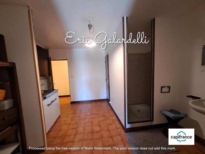 Maison - 328 m² - 12 pièces