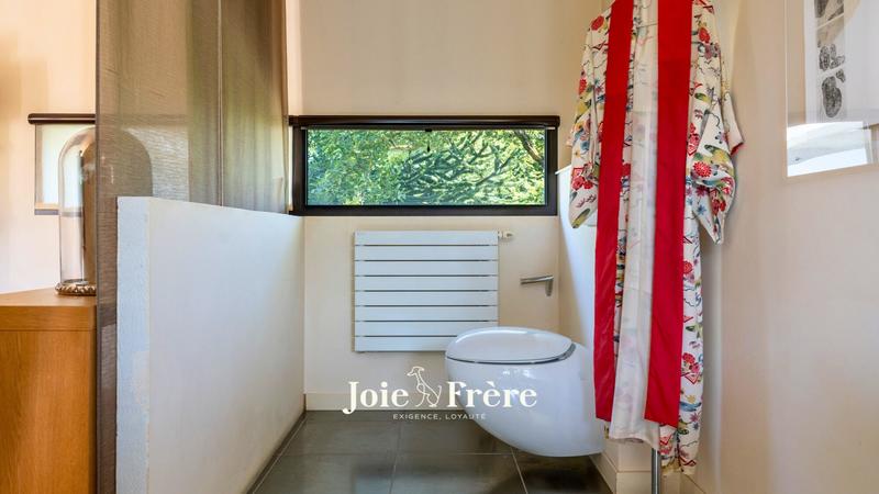 Maison ancienne - 366 m² - 7 pièces