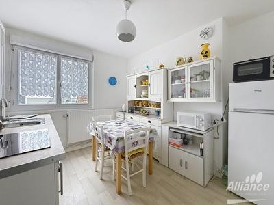 Appartement - 79 m² - 4 pièces