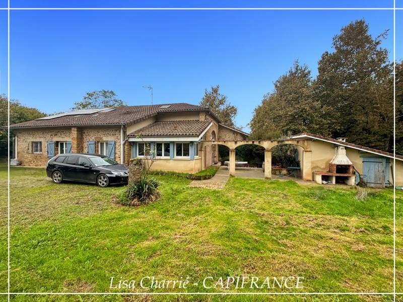 Maison en pierre - 236 m² - 8 pièces