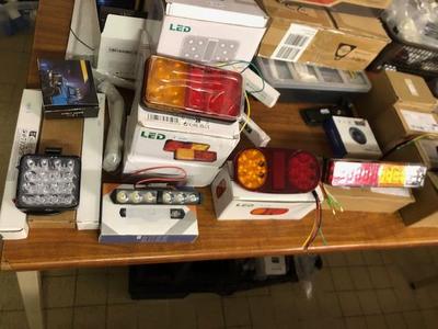 Pièces détachées pour camping car, auto,remorque et divers