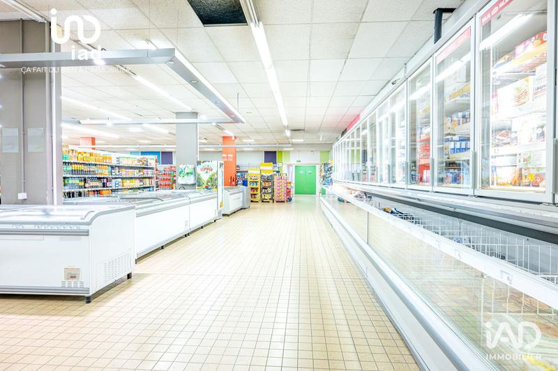 Local commercial - 1 900 m²