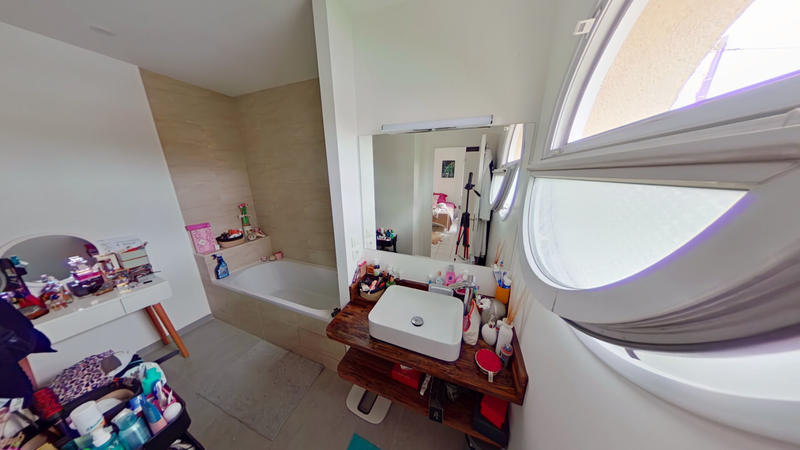 Maison - 180 m² - 7 pièces