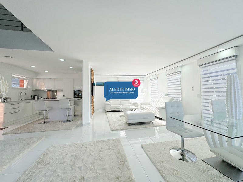 Maison - 208 m² - 10 pièces