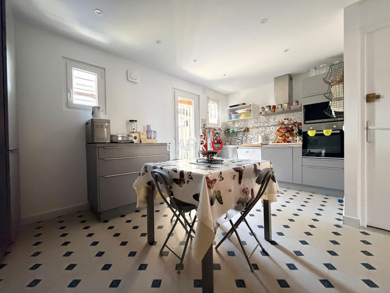 Villa - 160 m² - 8 pièces