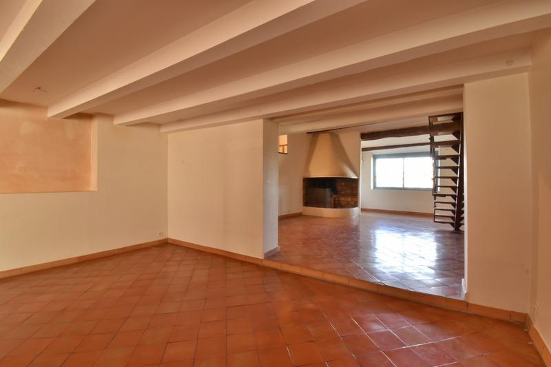 Appartement - 81 m² - 3 pièces