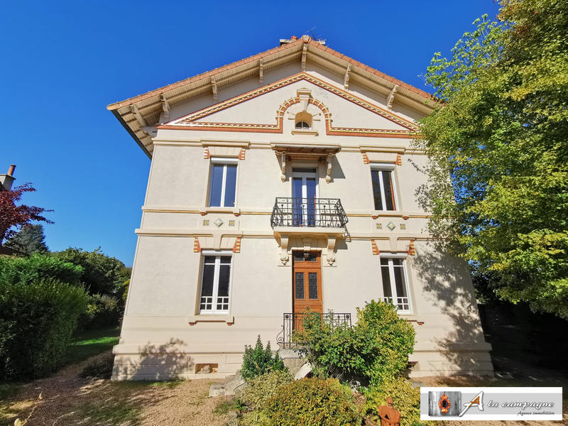 Maison ancienne - 177 m² - 7 pièces