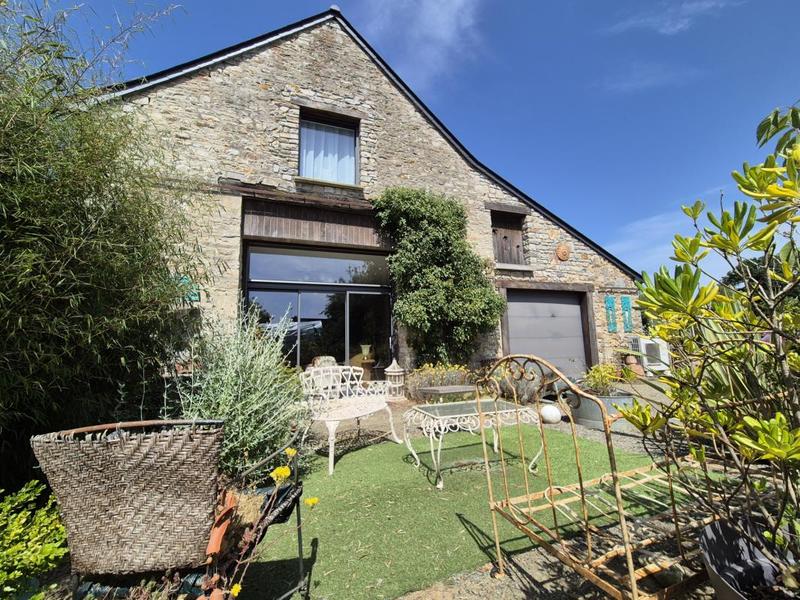 Maison en pierre - 195 m² - 6 pièces