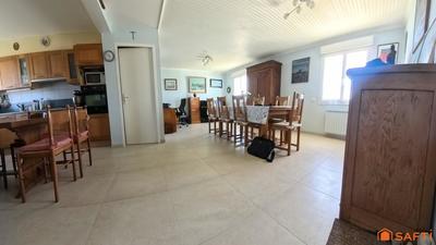 Maison - 240 m² - 11 pièces