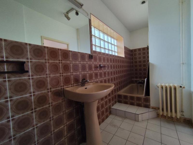 Maison - 180 m² - 8 pièces