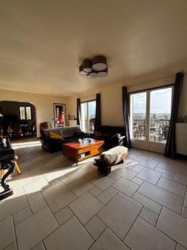 Maison - 215 m² - 6 pièces