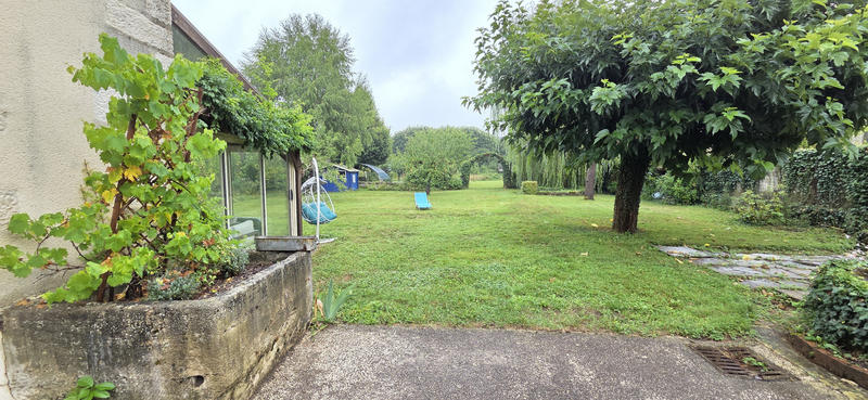 Propriété - 205 m² - 9 pièces