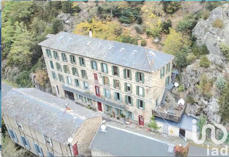 Maison - 630 m² - 10 pièces