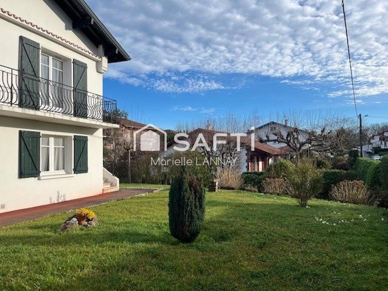 Villa - 180 m² - 8 pièces