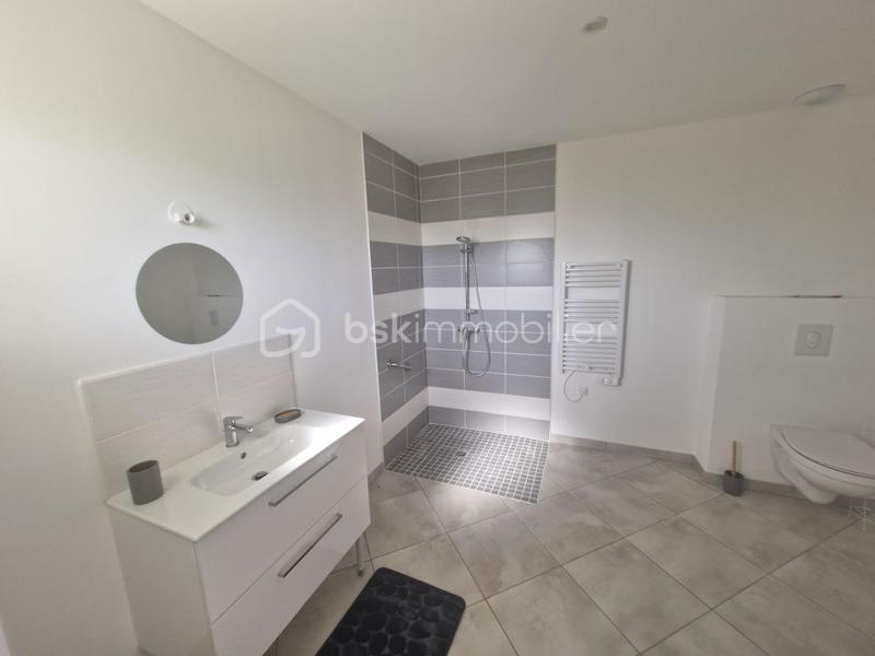 Maison traditionnelle - 325 m² - 7 pièces