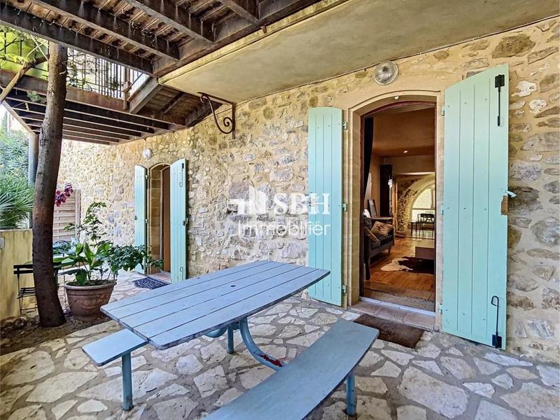 Mas - 540 m² - 27 pièces