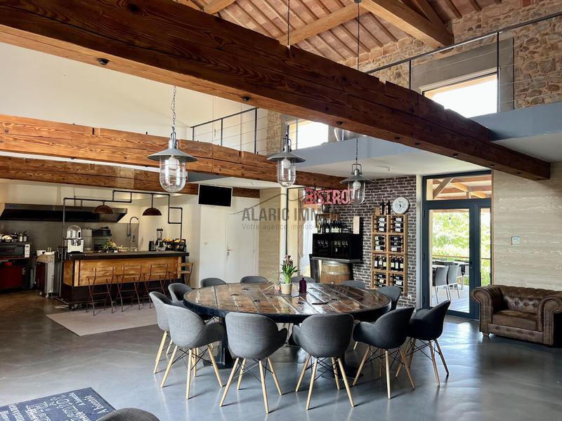 Propriété - 580 m² - 18 pièces