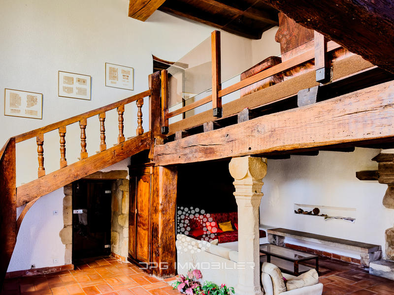Maison de village - 310 m² - 14 pièces