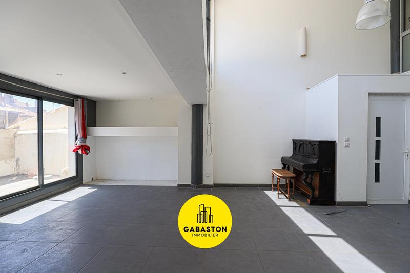 Appartement - 97 m² - 2 pièces