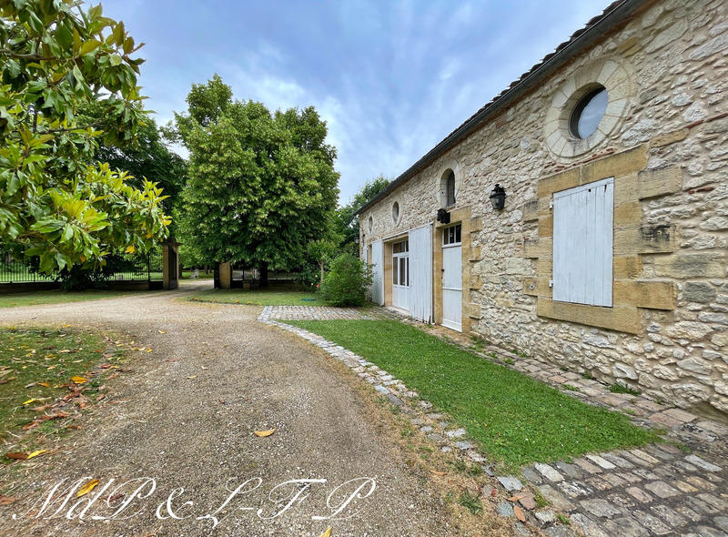 Maison bourgeoise - 700 m² - 19 pièces