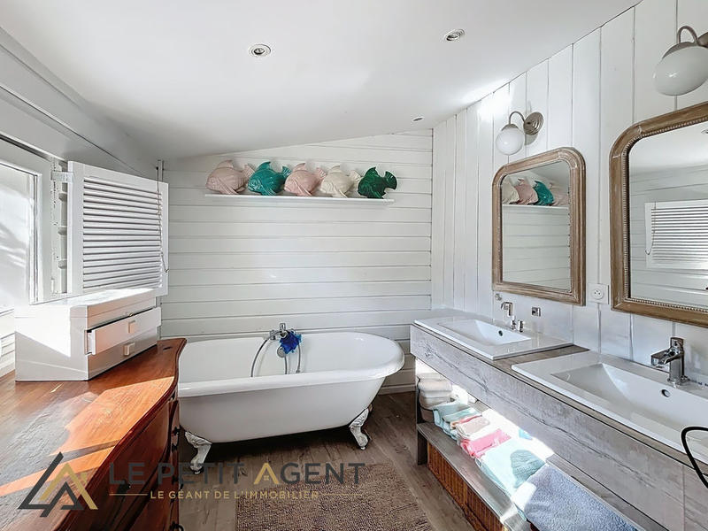 Maison - 140 m² - 5 pièces