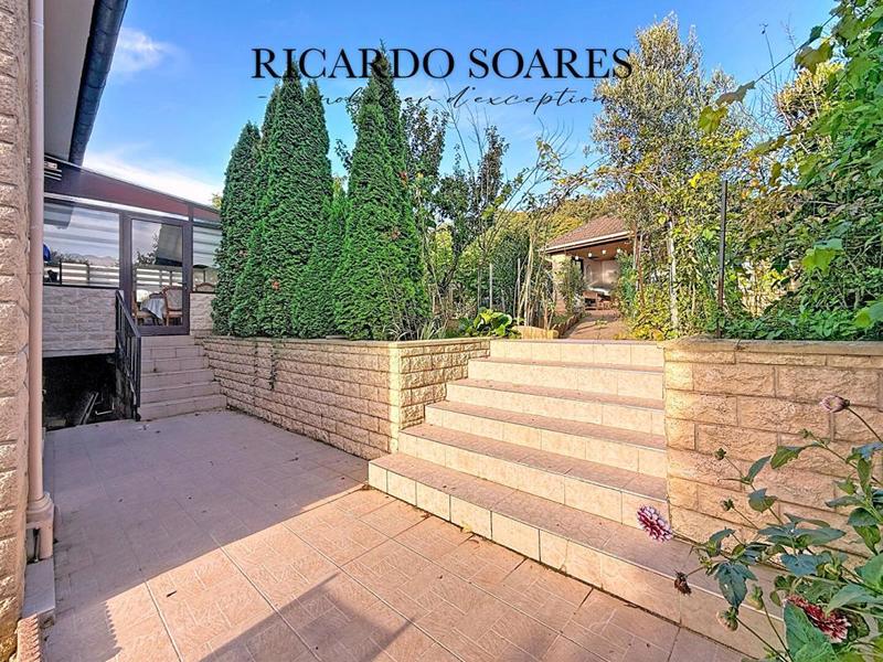 Maison - 204 m² - 8 pièces