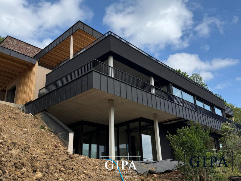 Appartement - 194 m² - 5 pièces