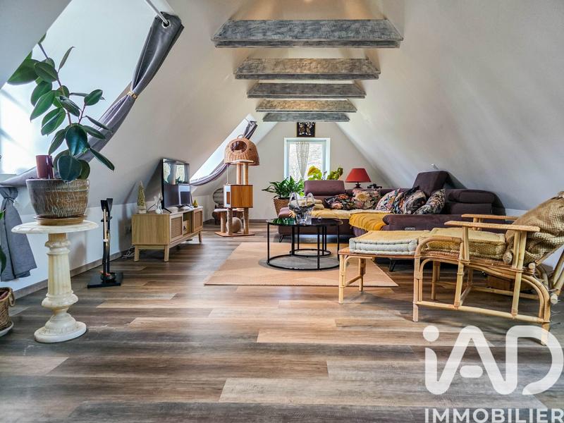 Maison - 225 m² - 9 pièces