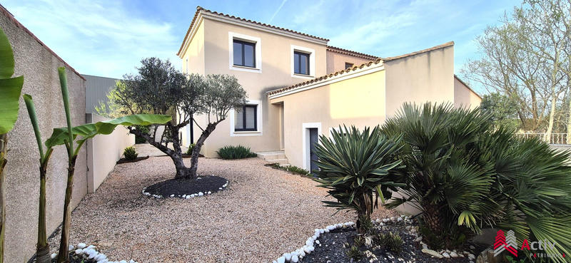 Villa - 90 m² - 4 pièces