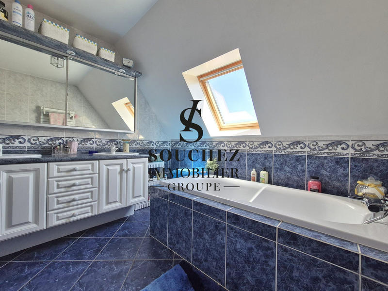 Maison - 200 m² - 8 pièces